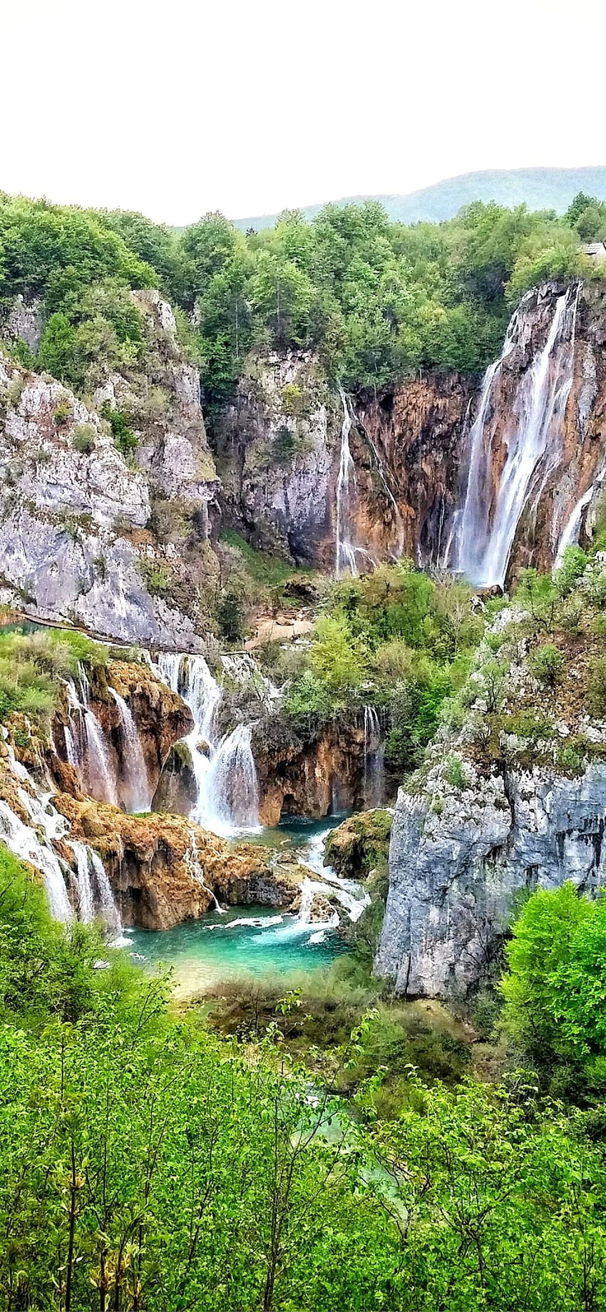 Nationalpark Plitvicer Seen Kroatien Berg iPhone 11 in 2020. Nationalpark Plitvicer Seen, Plitvicer Seen, Nationalparks HD-Handy-Hintergrundbild