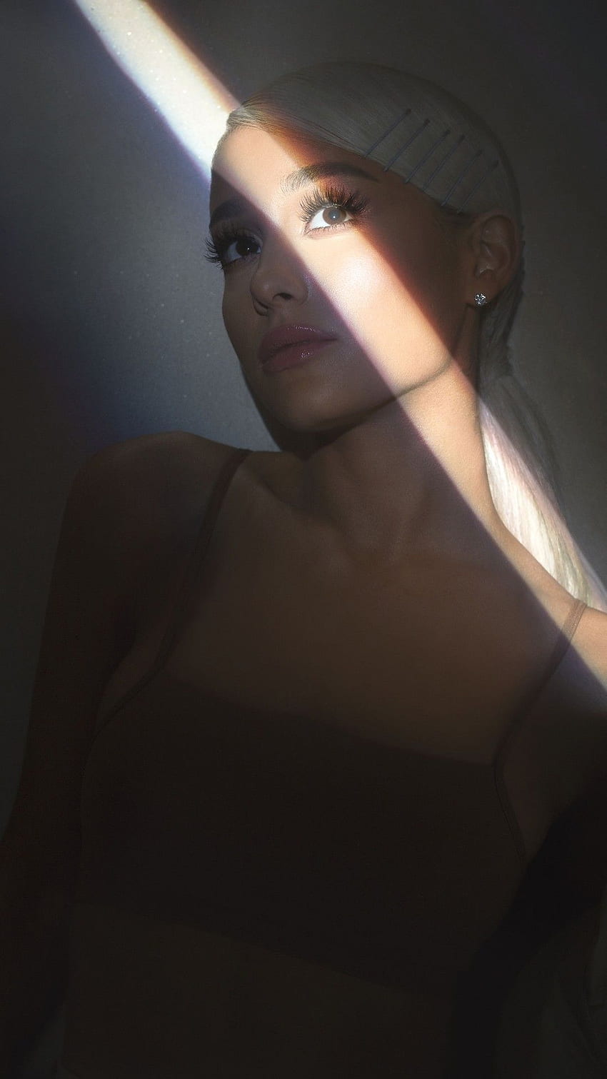 Édulcorant Ariana Grande Fond d'écran de téléphone HD