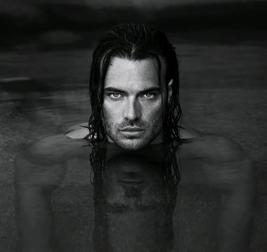 Giulio Berruti, man, bw, actor, face, water, black, white, reflection HD wallpaper