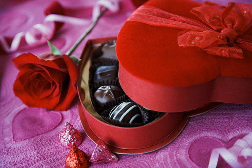 Happy Valentine Day, Schokolade, Band, Geschenk, Valentinstag, Rose, Liebe, rote Rose, romantisch, Herz, Valentinstag, Schleife HD-Hintergrundbild