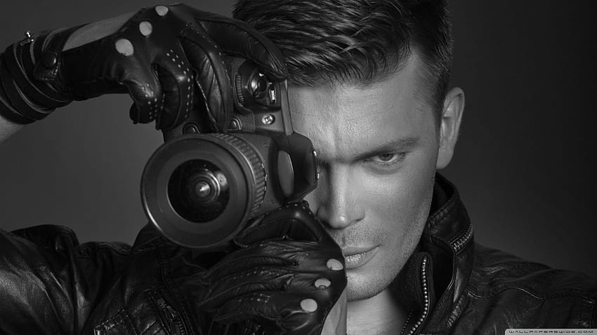 hmmm.nice camera ;) ;). Black and white, Leather driving gloves, Leather HD wallpaper