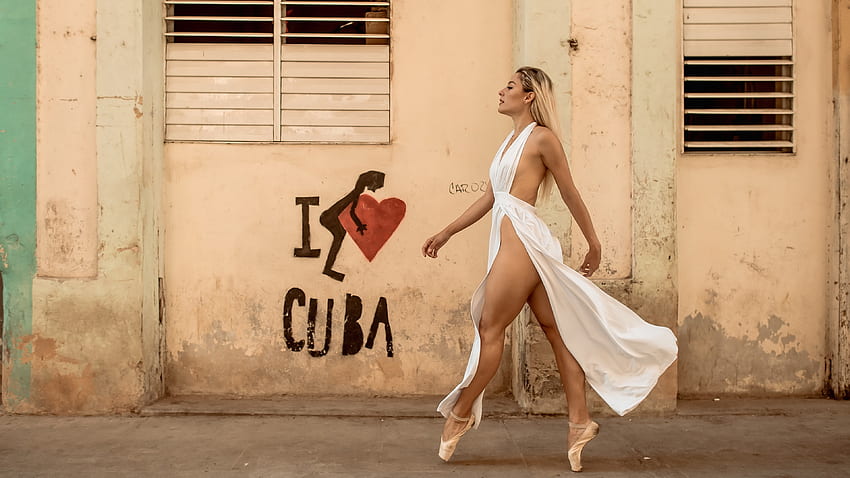 歩く、女性、キューバ、ブロンド 高画質の壁紙