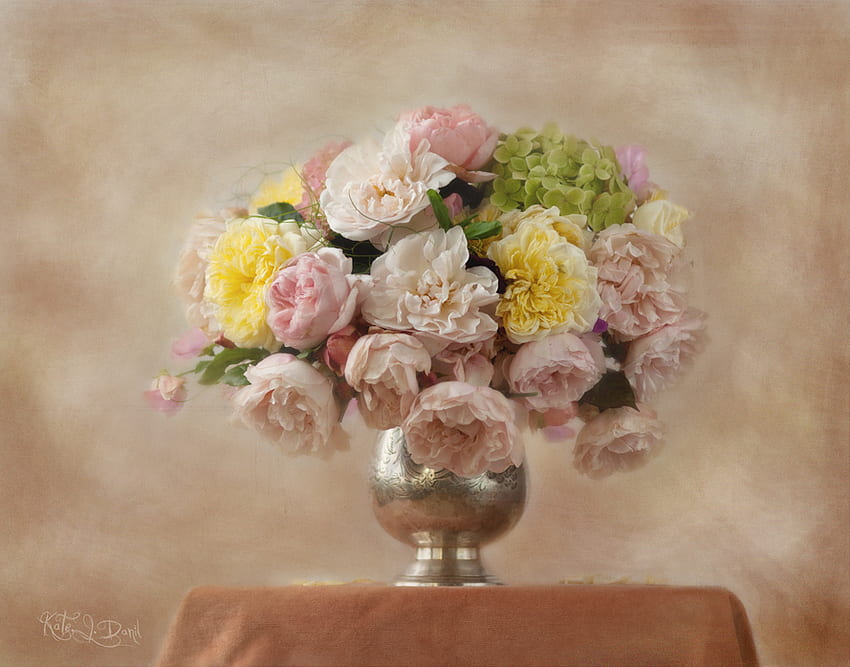 Lovely bouquet for my Fran, table, bouquet, graphy, peacem, vase, wonderful, still life, flowers, lovely, harmony HD wallpaper