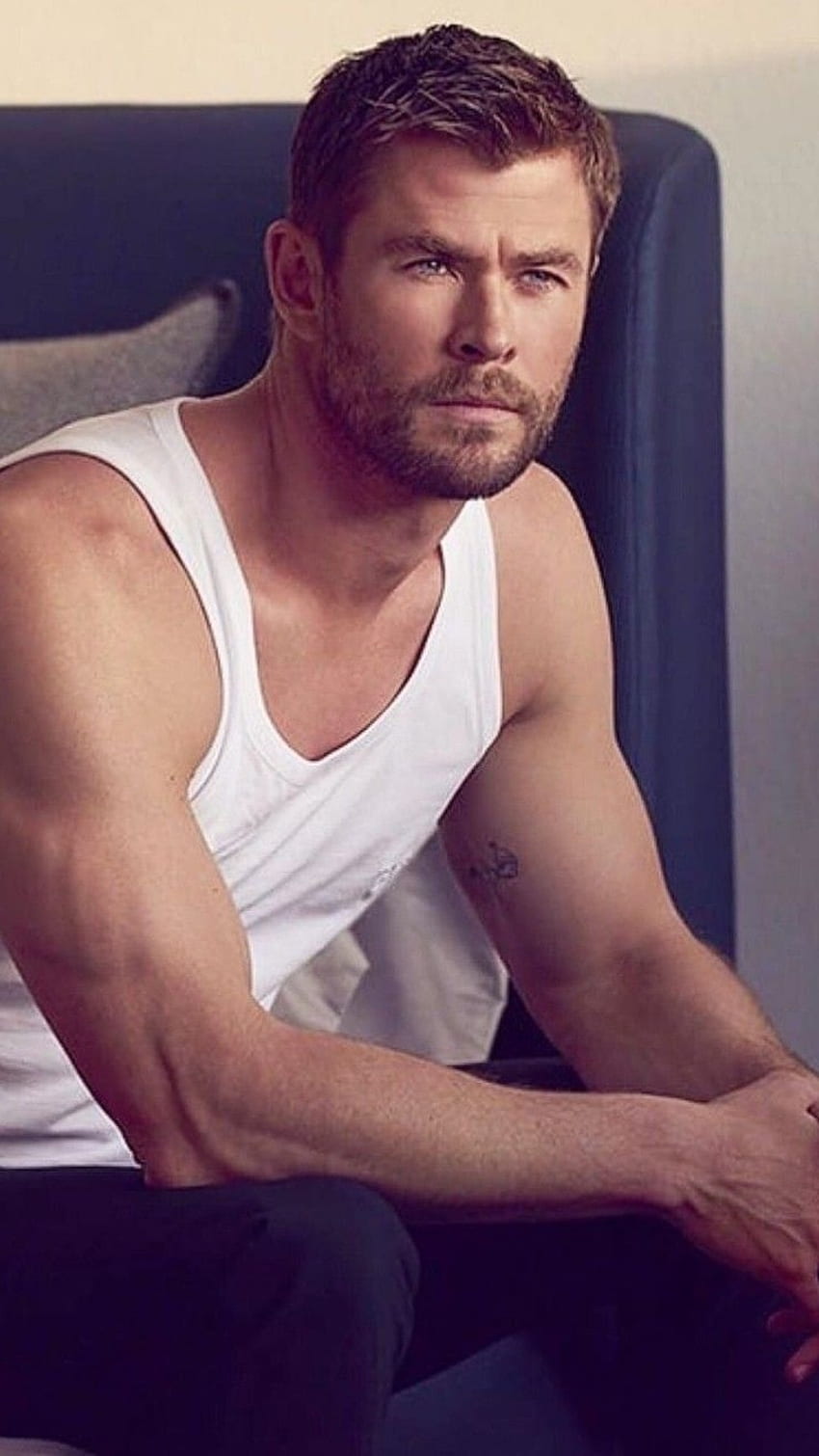 Chris Hemsworth, héros Fond d'écran de téléphone HD