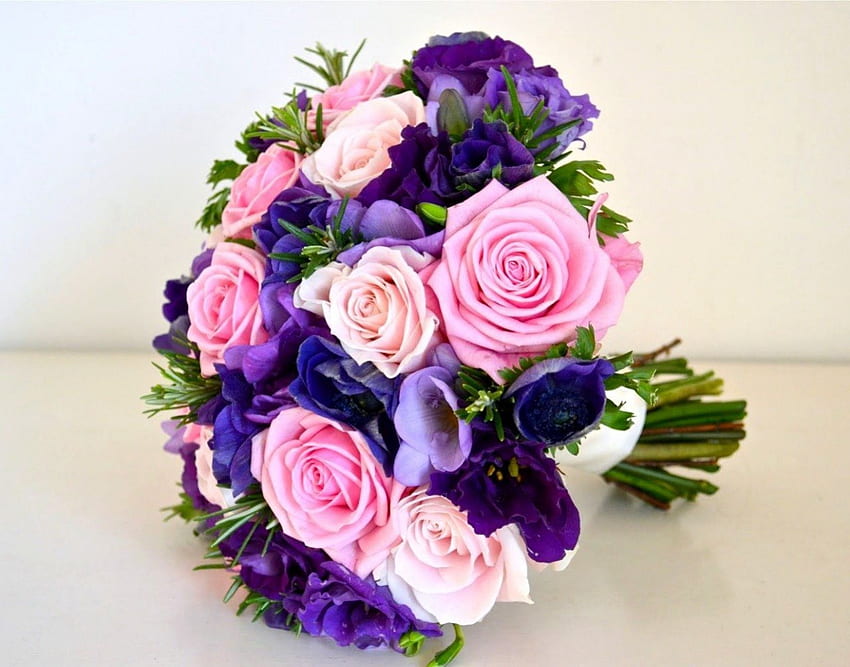 Bel bouquet, dolce, bouquet, rose, rose rosa, cura, regalo, viola, rosa, petali, fiori, adorabili Sfondo HD