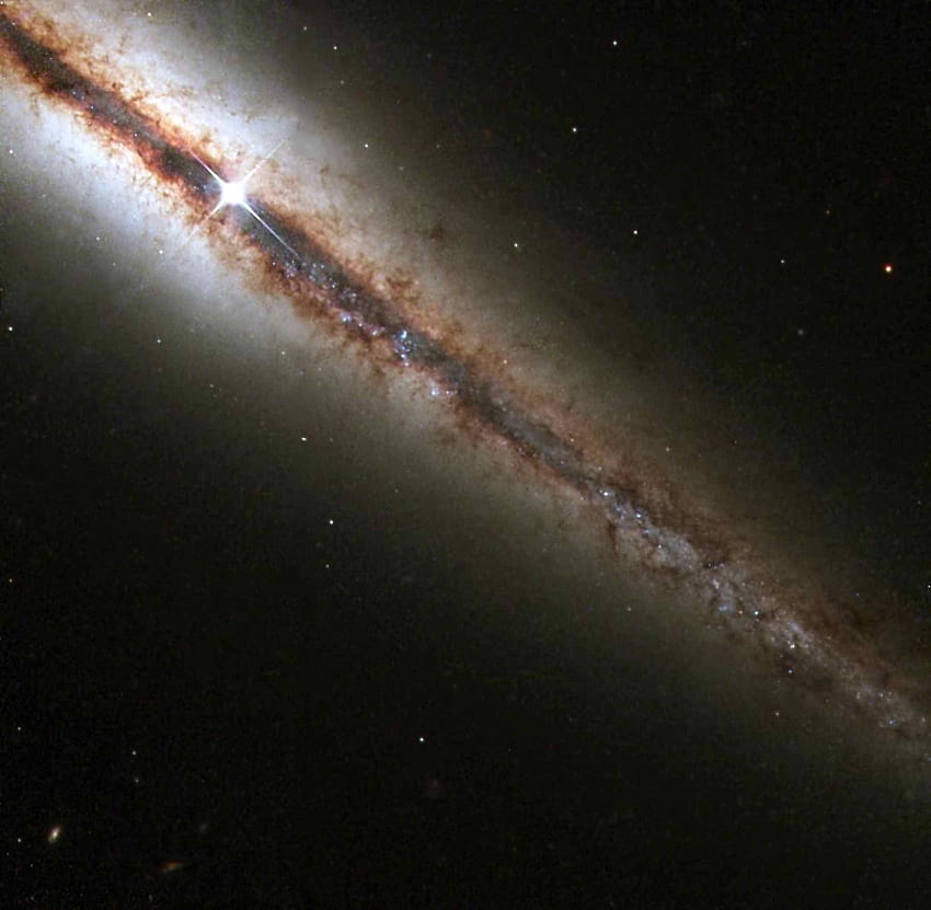 Space . Galaxy NGC 4013, Hubble HD wallpaper | Pxfuel