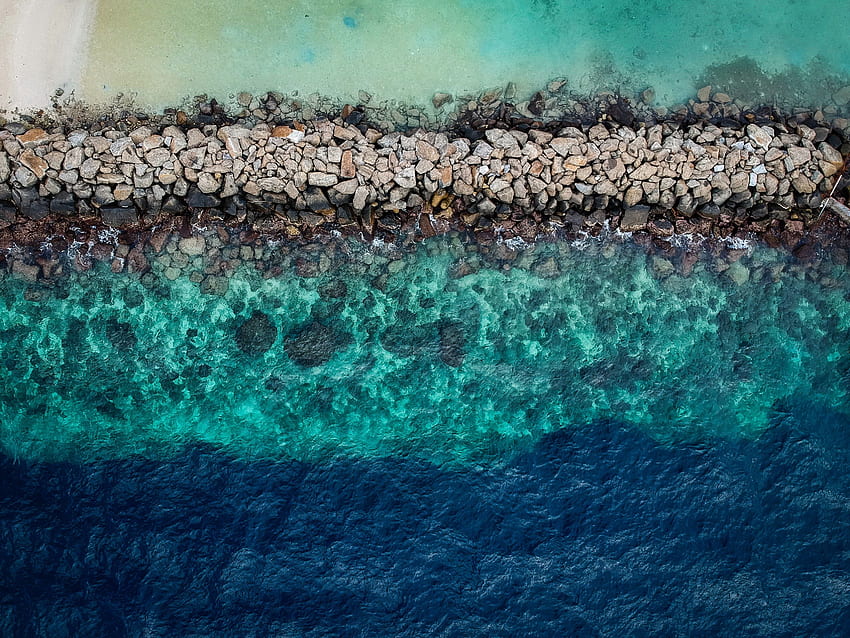 Air hijau biru, pemandangan udara, bebatuan, pantai Wallpaper HD