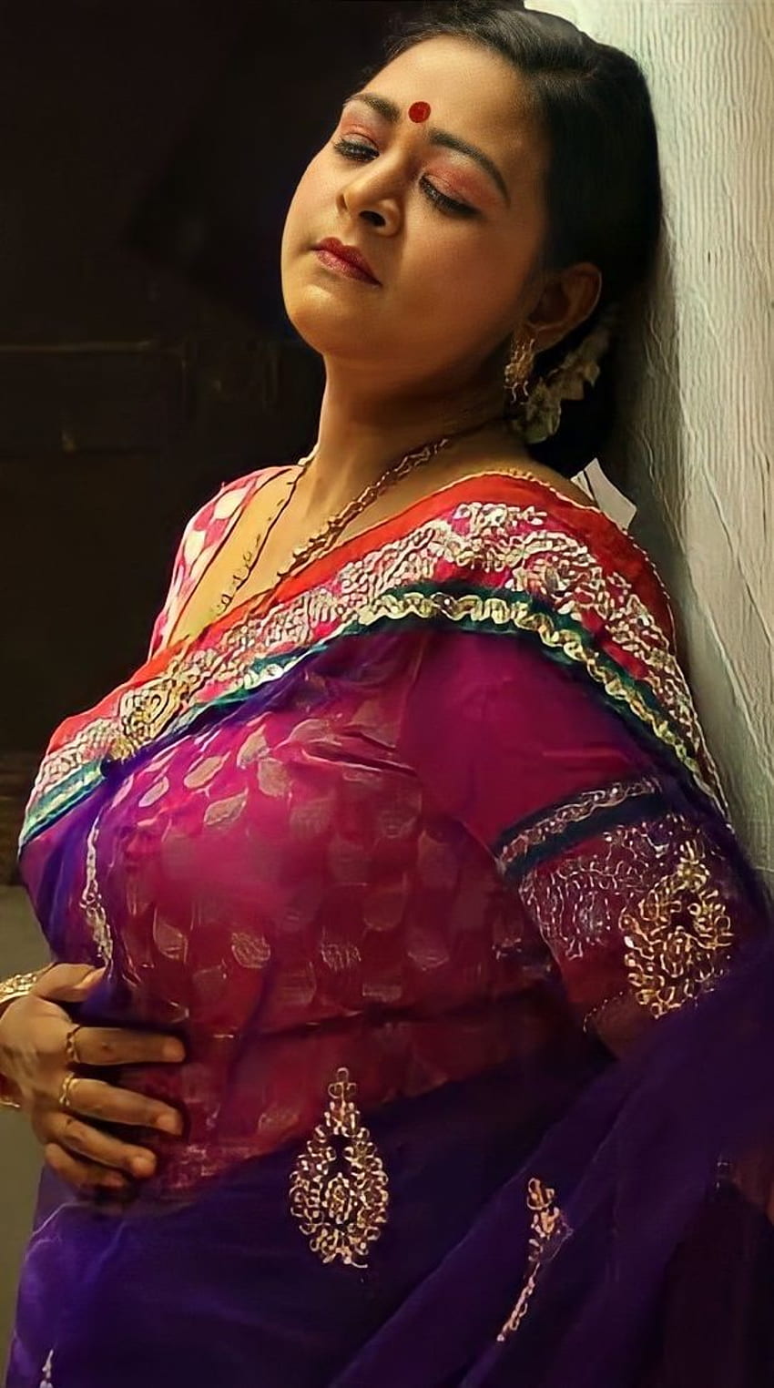 Shakeela, multilingual actress HD phone wallpaper
