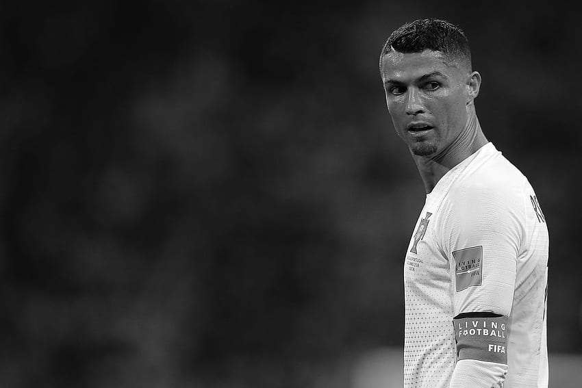 OFFICIAL: Real Madrid sell Cristiano Ronaldo to Juventus, CR7 Black and White HD wallpaper