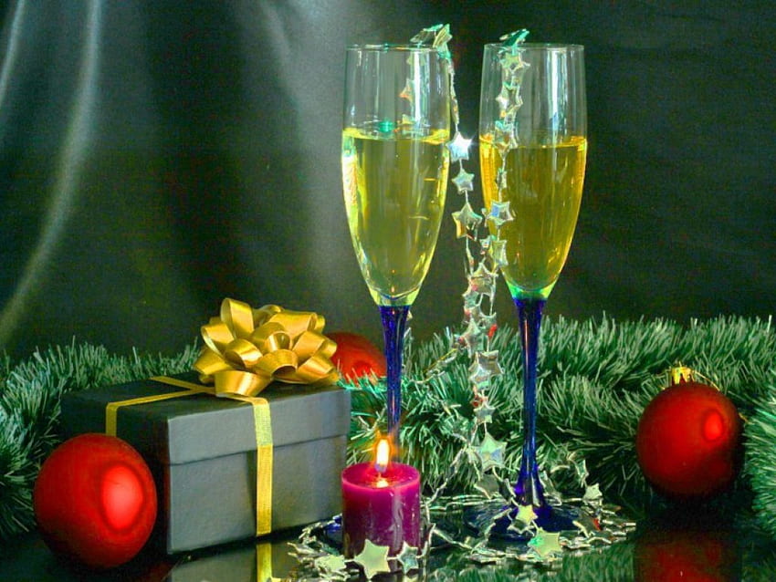 正月静物、組成、カラフル、シャンパン、素敵、乾杯、メガネ、正月、気分、リボン、プレゼント、ボール、美しい、静物、装飾、ろうそく、かなり、クリスマス、ノエル、素敵、ワイン 高画質の壁紙