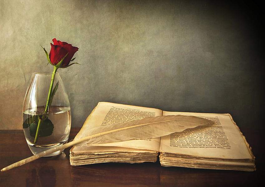 Книга, стара, писалка, маса, ваза, роза, червено, книги и роза HD тапет