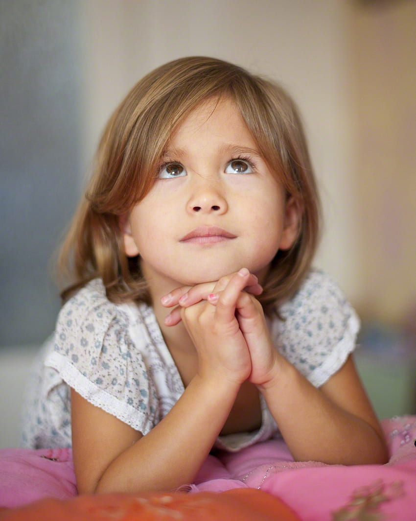 Menina rezando, rezando crianças Papel de parede de celular HD