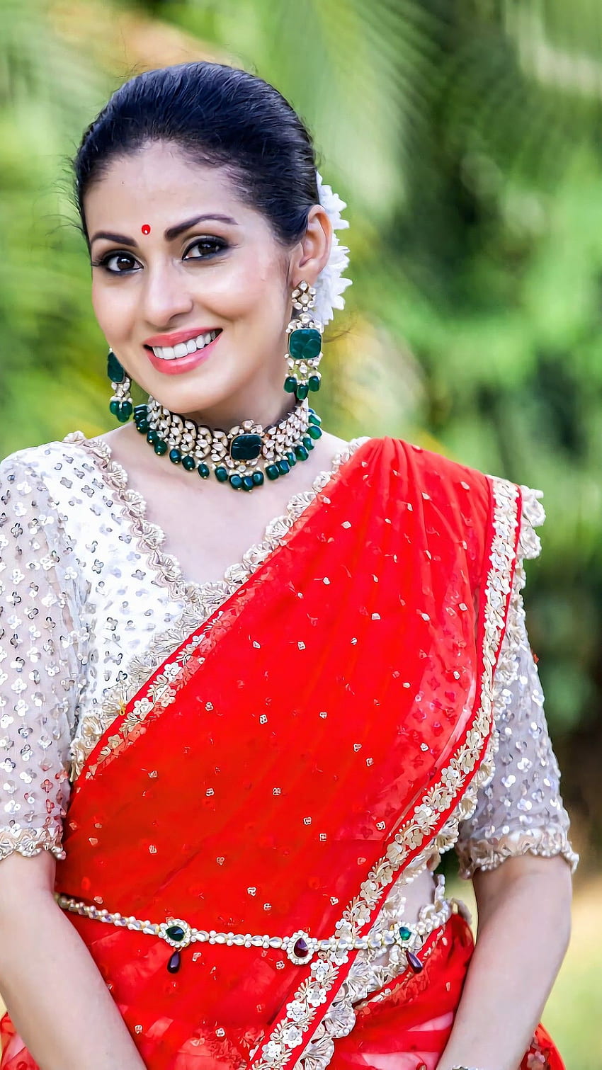 Sada, la beauté du sari Fond d'écran de téléphone HD