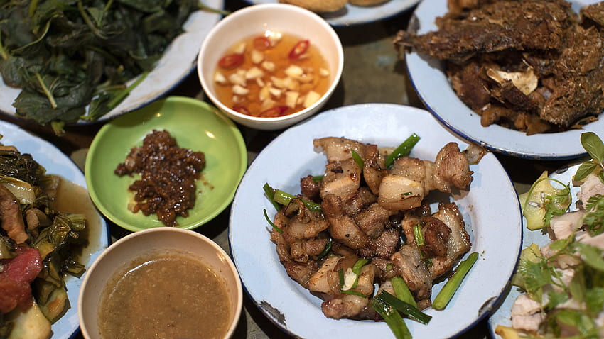 Hanoi's 37 Nam Trang is the ultimate in nostalgia dining, Vietnamese Food HD wallpaper