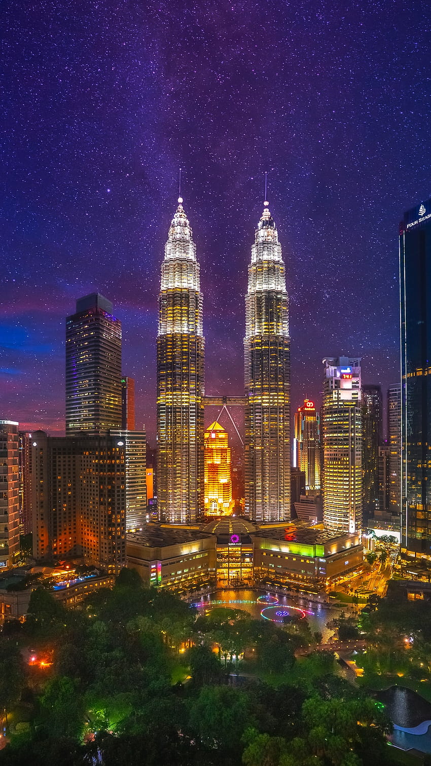 Petronas Towers, Kuala Lumpur, Malaysia HD Wallpaper 4K Ultra HD Wide TV -  HD Wallpaper - Wallpapers.net