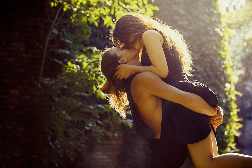 kiss love romantic couple pose - Freshwide HD wallpaper