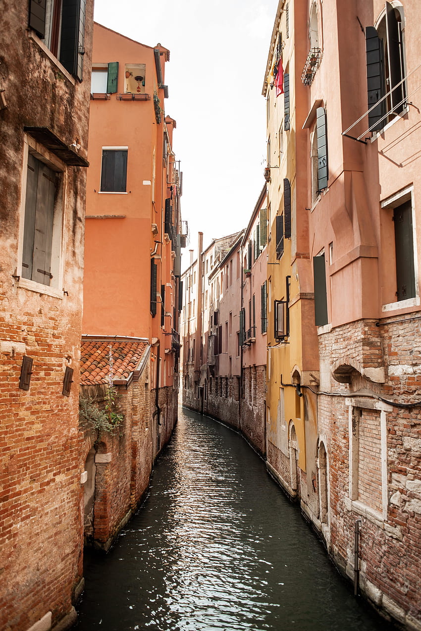Canal estrecho, apartamentos, Venecia fondo de pantalla del teléfono