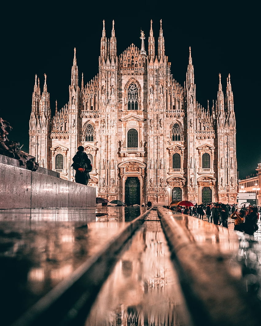 Catedral de Milán, Italia de noche - Plaza de la catedral del Duomo, Duomo Di Milano fondo de pantalla del teléfono