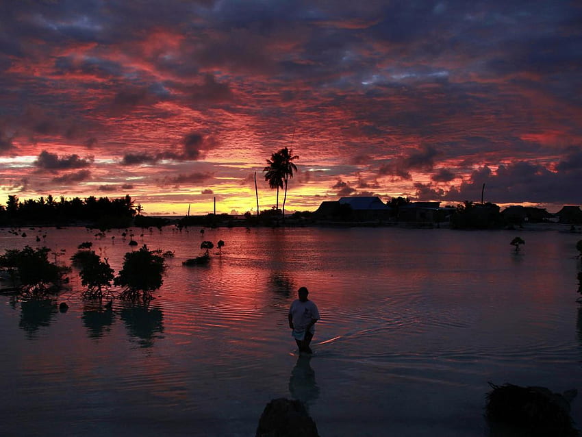 Kiribati: New Zealand has refused a man's attempt to become the first official refugee from climate change HD wallpaper