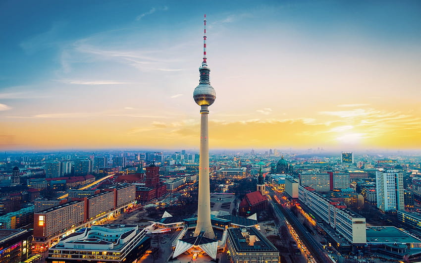 Fernsehturm im Berliner Quad HD-Hintergrundbild