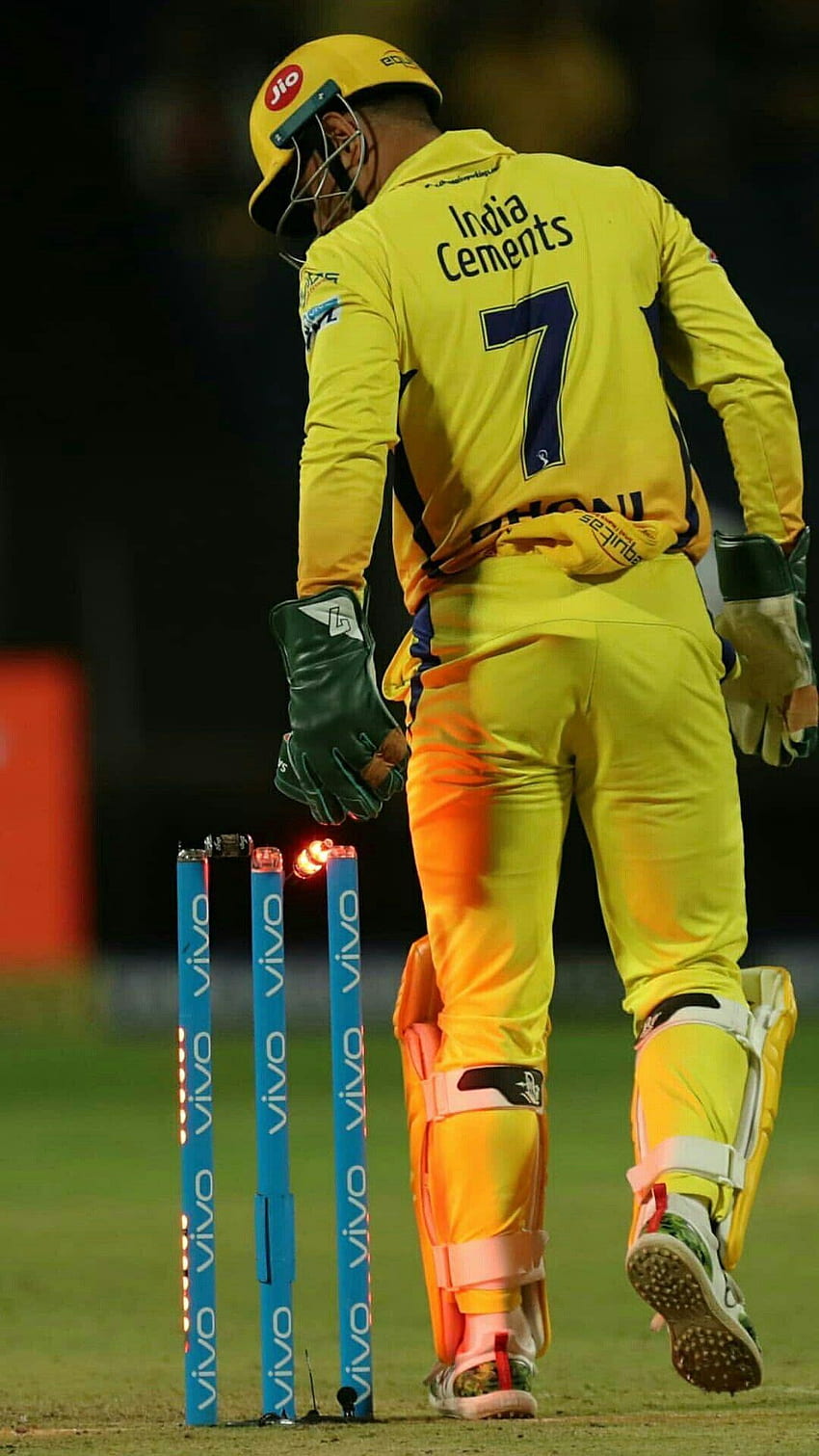 Sig.ra Dhoni Ke, giocatore di cricket Sfondo del telefono HD