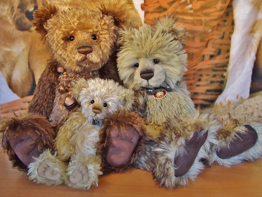 3 peluches Charlie Bear, osos, peluche, oso de peluche, Teddy fondo de pantalla