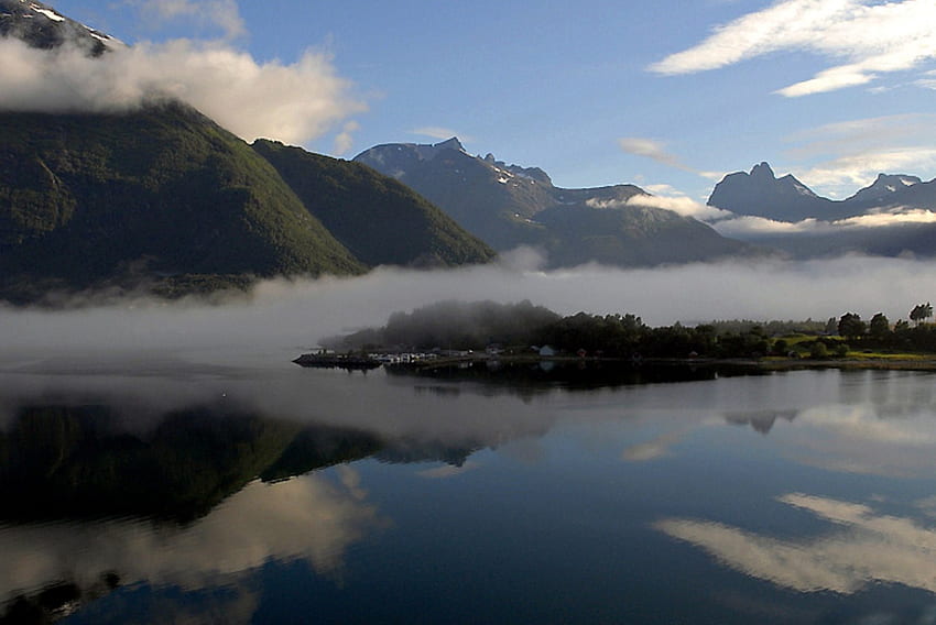 Мъглива сутрин в планините, облаци, мъгла, планини, езеро HD тапет