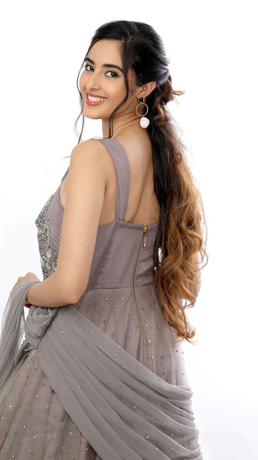 Симрат Каур, телугу актриса, прекрасна HD тапет за телефон