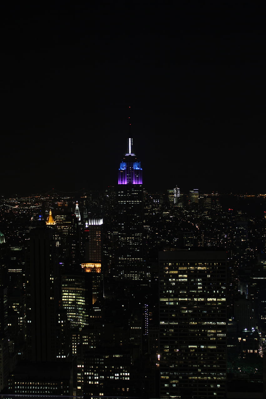 edificio, vista desde arriba, oscuridad, noche, ciudad, paisaje urbano, paisaje urbano, nueva york fondo de pantalla del teléfono