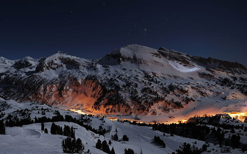 Ski Slopes At Night Amazing Natural Scenery Preview HD wallpaper