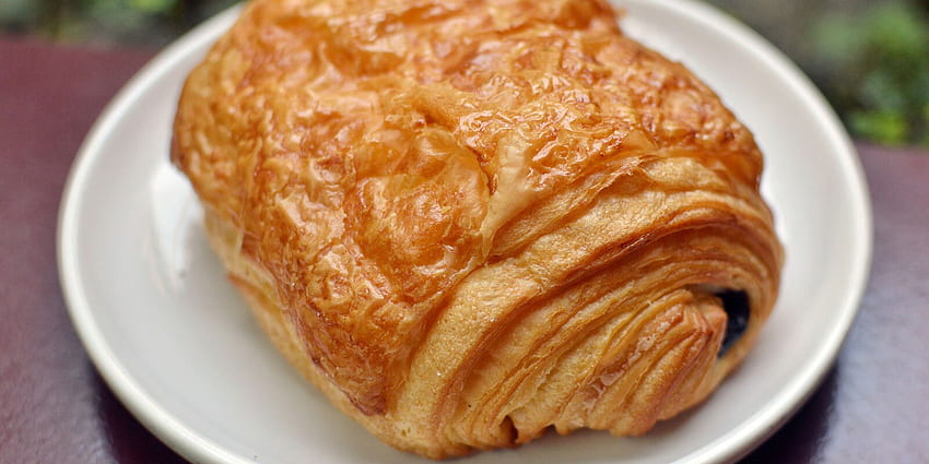 This Upstate New York Bakery Makes A Pilgr Worthy Pain Au Chocolat. Food & Wine, Simple Croissant HD wallpaper