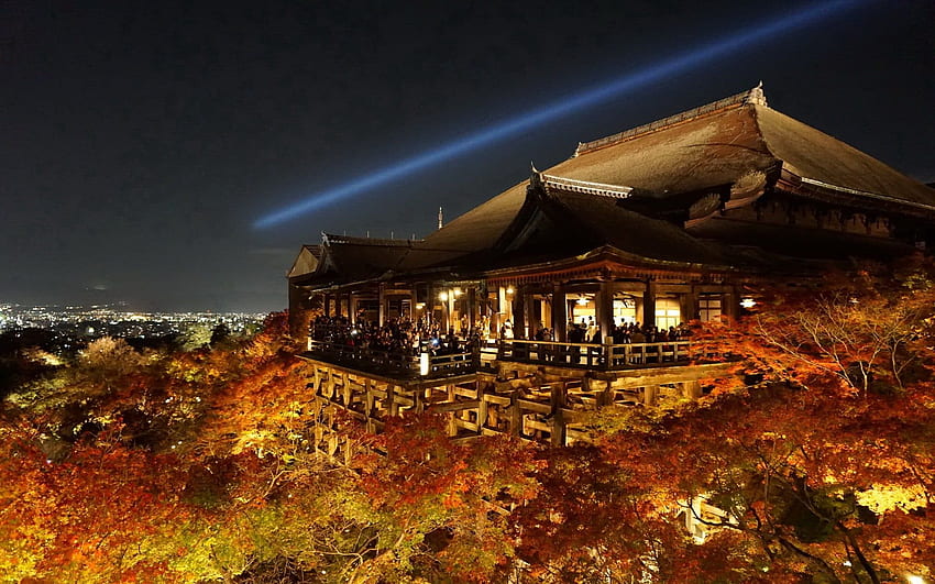 Czarna i pomarańczowa latarnia pocztowa, Japonia, Kioto, noc Tapeta HD
