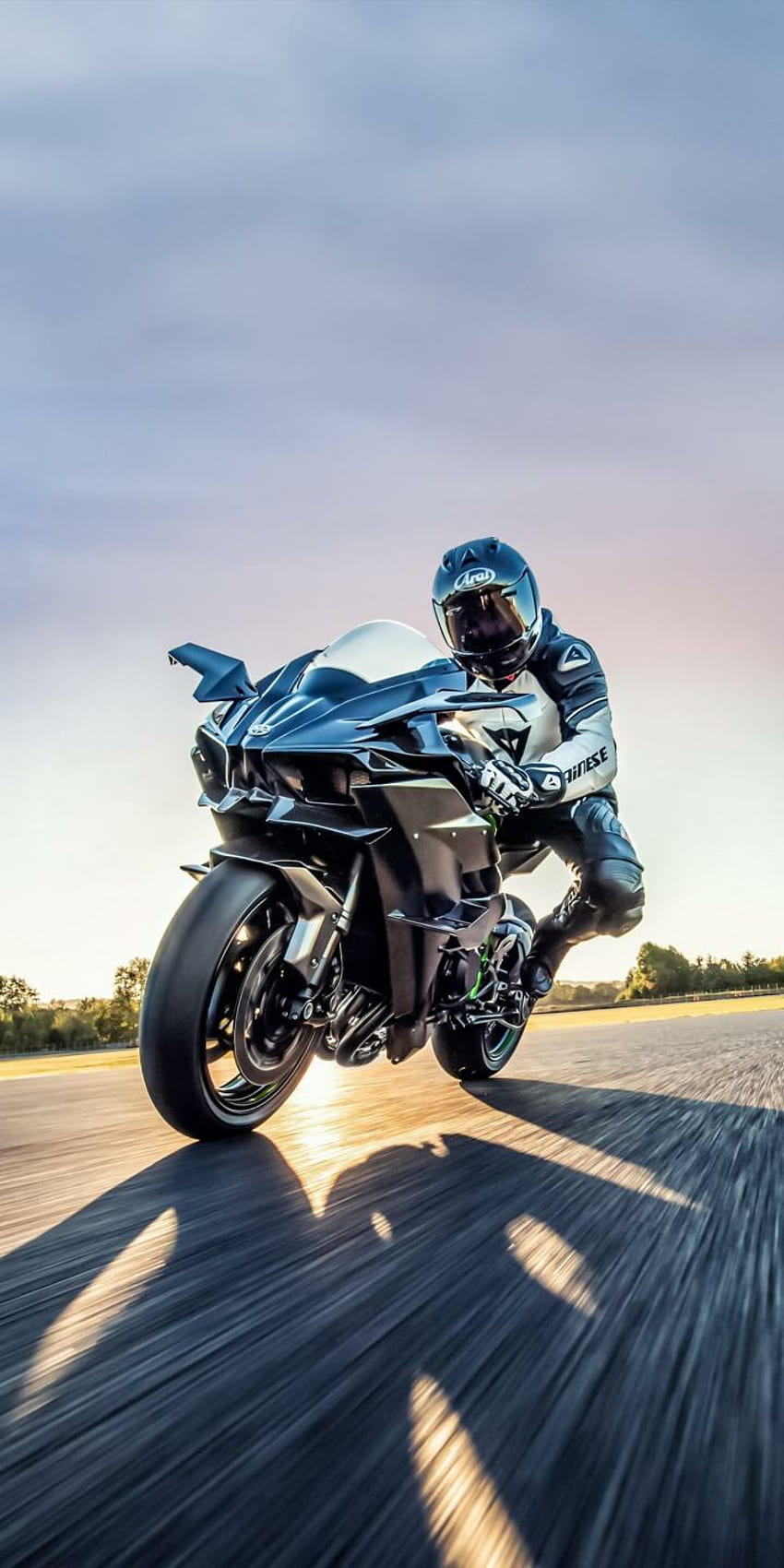 Kawasaki H2 Rider, motocicleta, céu, EUA, Japão, motociclista, corrida de bicicleta, dia das bruxas, bicicleta Papel de parede de celular HD