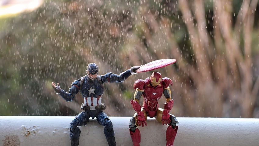 Captain America and Iron Man action figures . . 1336182, Funny Captain America HD wallpaper