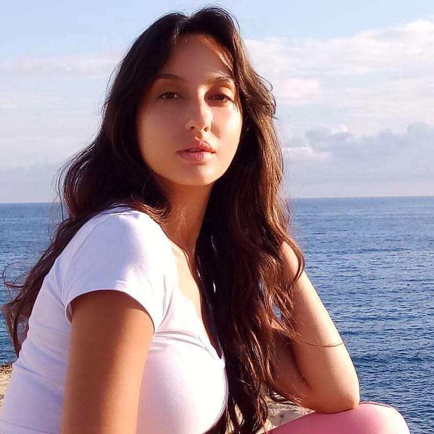 Nora Fatehi's THESE vacation will make you green HD phone wallpaper