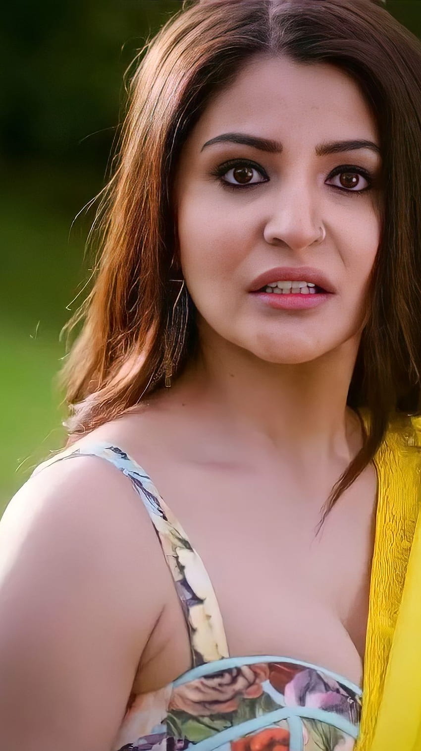Anushka Sharma, aktorka bollywoodzka, piękna sari Tapeta na telefon HD