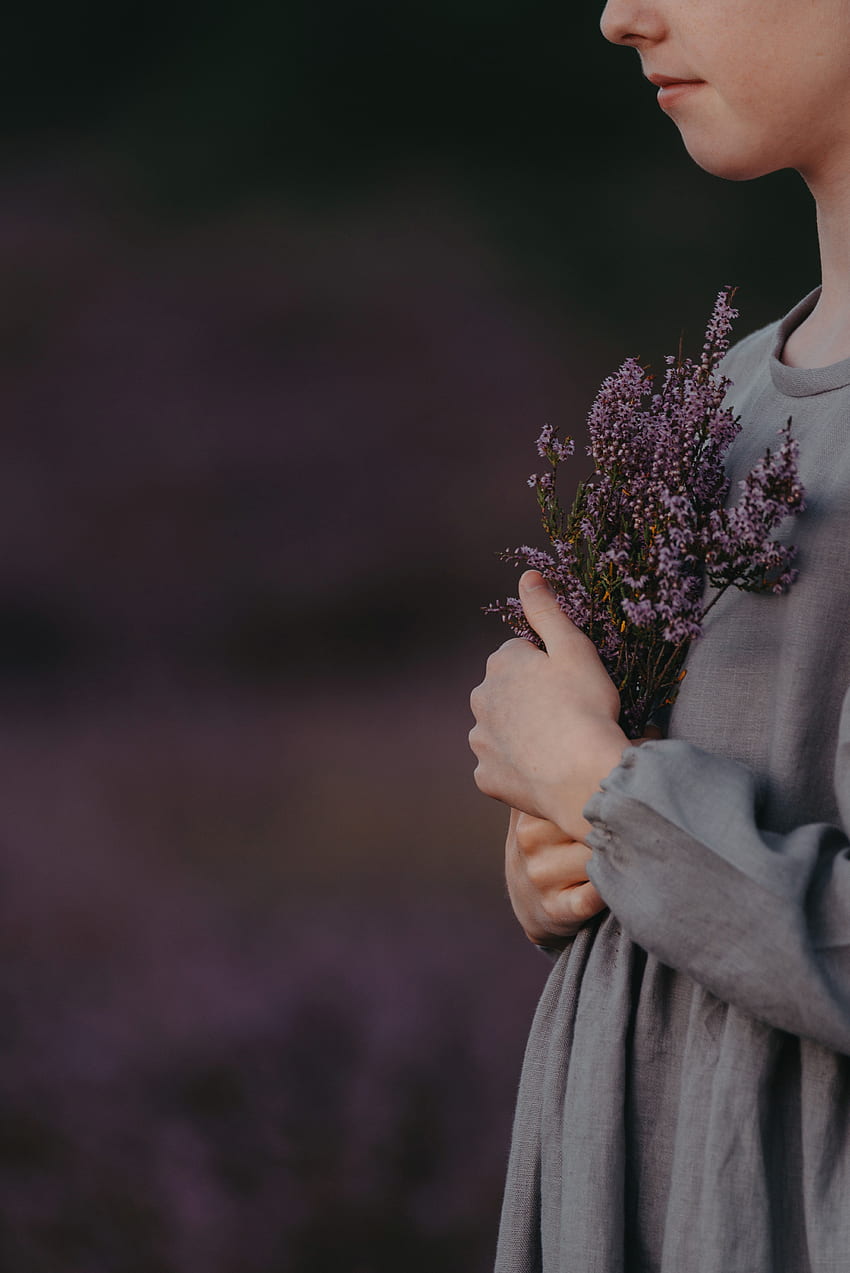 Blumen, Veilchen, Blumenstrauß, Mädchen, Lila, Lavendel HD-Handy-Hintergrundbild