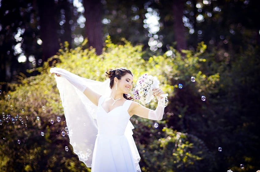 Flying from happiness, bouquet, necklace, sunny day, earrings, white dress, wedding, love, nature, flowers, happy, happiness, bubbles, happy day, bride HD wallpaper