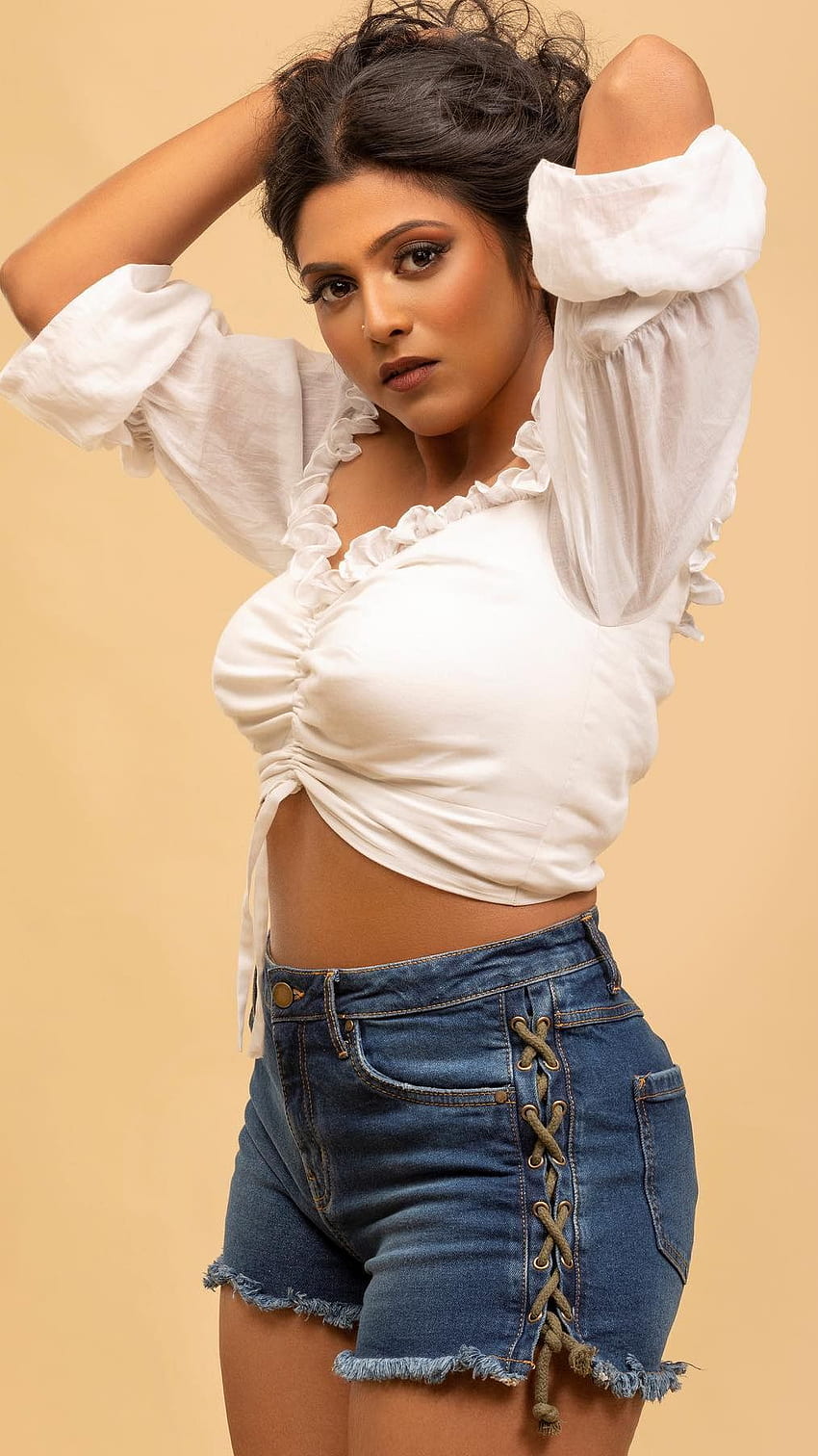 Praneetha Patnaik, modella, attrice telugu, bruna Sfondo del telefono HD