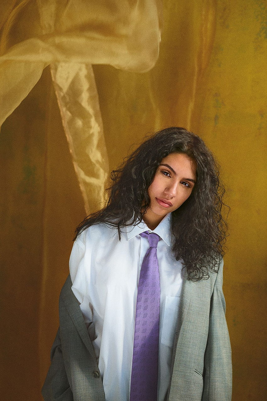Alessia Cara Talks 'Growing Pains, ' Self Care And New Music HD phone wallpaper