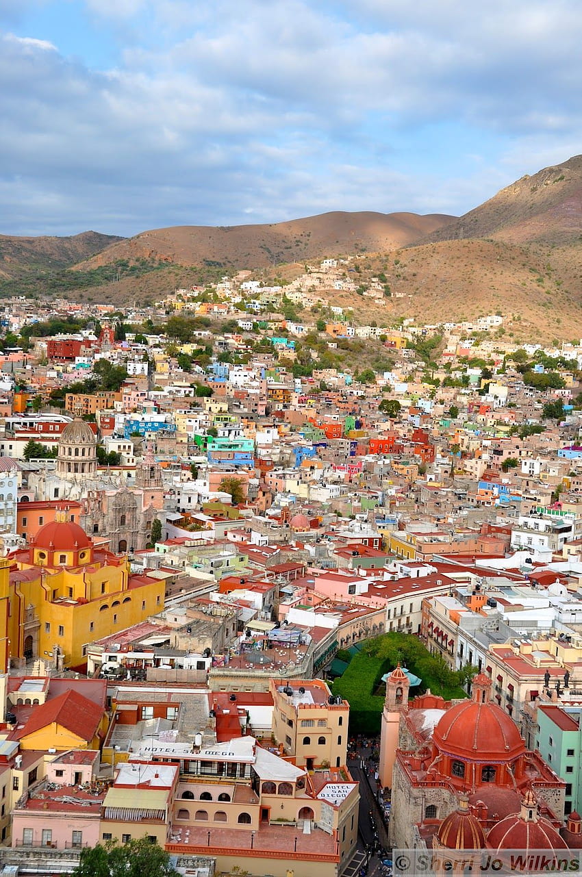 Exploring the coolest town of Guanajuato MEXICO! HD phone wallpaper