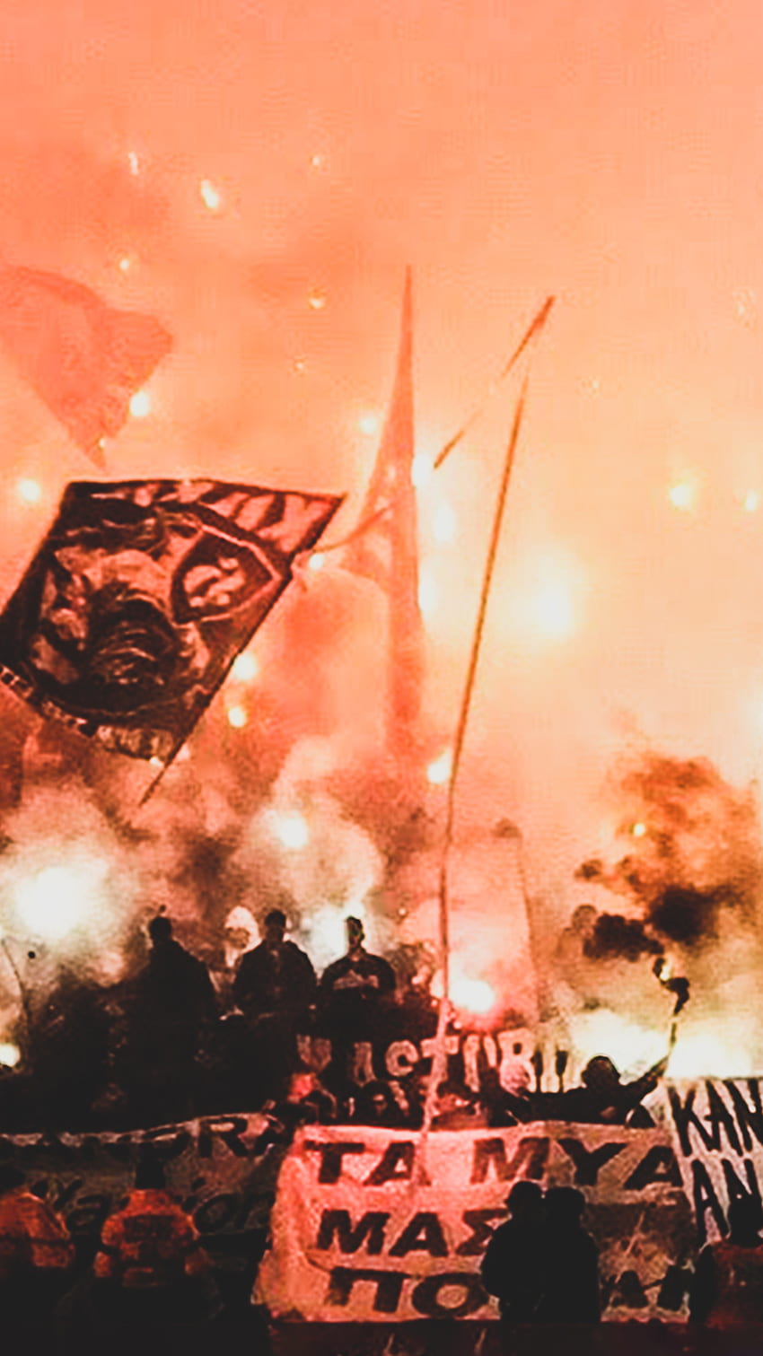 PAOK Gate 4 Pyroshow, paokfans, Salonicco, pyro, paokfc, grecia, ultras, calcio, partizan, tifosi Sfondo del telefono HD