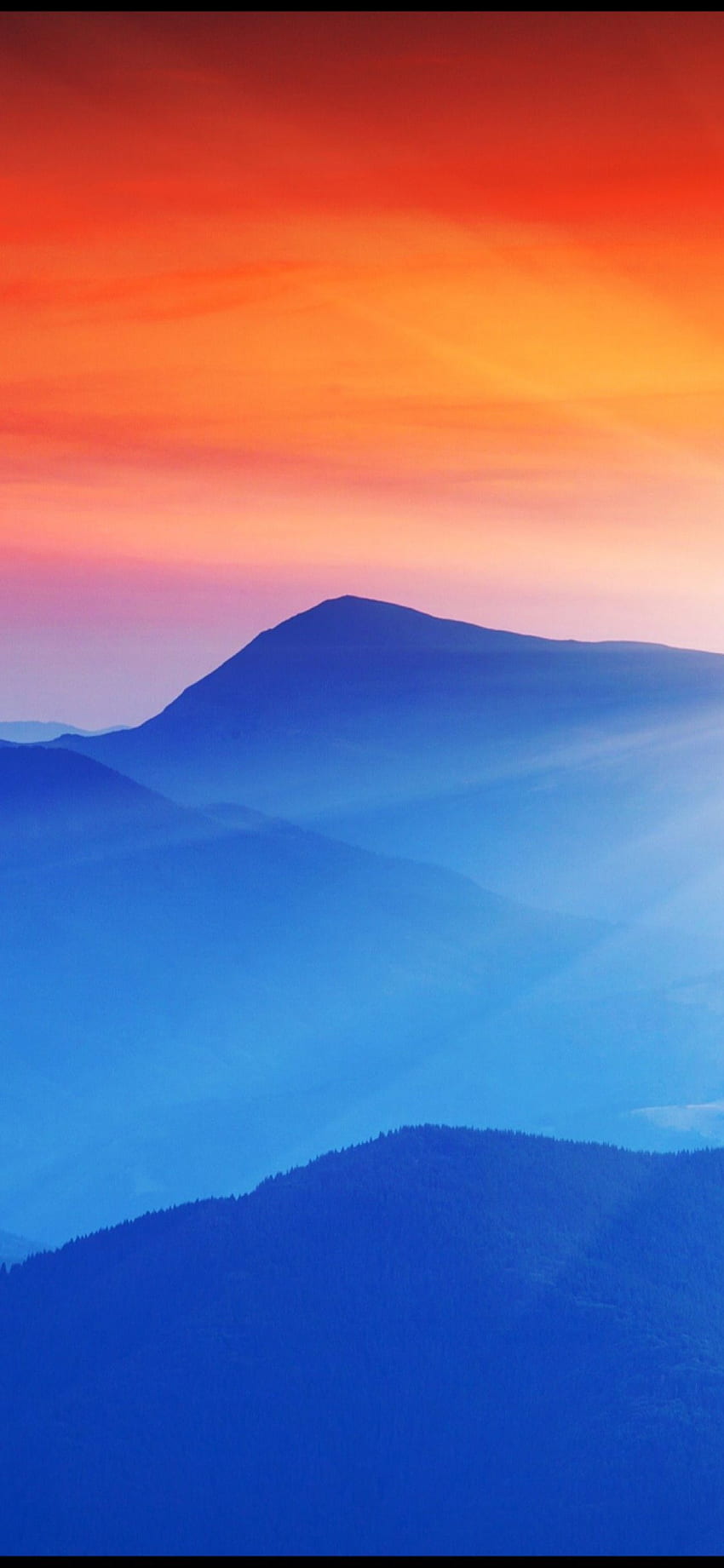 Blauer Berg und orangefarbener Himmel. iPhone-Himmel, orangefarbener Himmel, Hintergrund, dunkelblaue Berge HD-Handy-Hintergrundbild