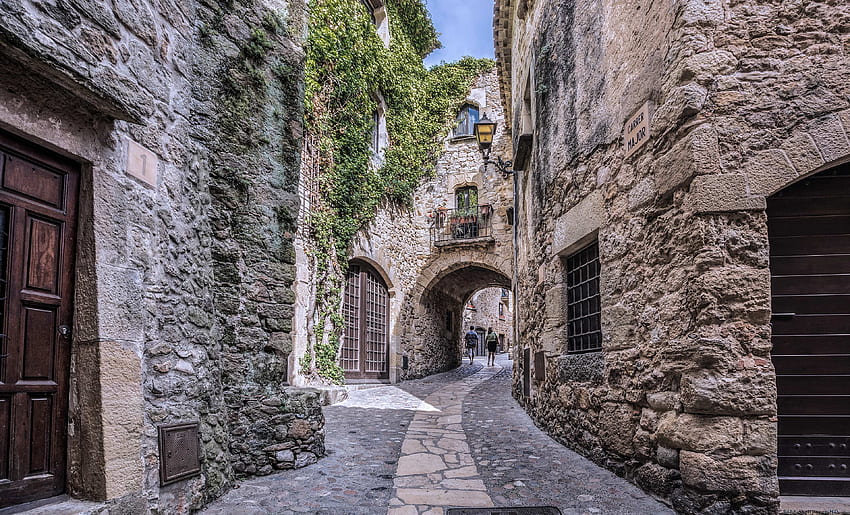 Medieval village in Spain . To look city landscapes, Spain Street HD wallpaper