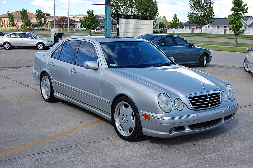 MERCEDES BENZ E55 AMG 1600px HD wallpaper MERCEDES BENZ E55 AMG 1600px HD wallpaper