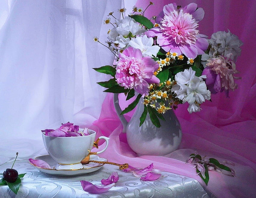 Schöne Frühlingsblumen - Pfingstrosen, Pfingstrosen, Farben, Blumen, Frühling, Schönheit, Blütenblätter, weiß, weich, Vase, schön, Tasse, Arrangement, Seide, Stillleben, rosa, Natur, Blumen HD-Hintergrundbild