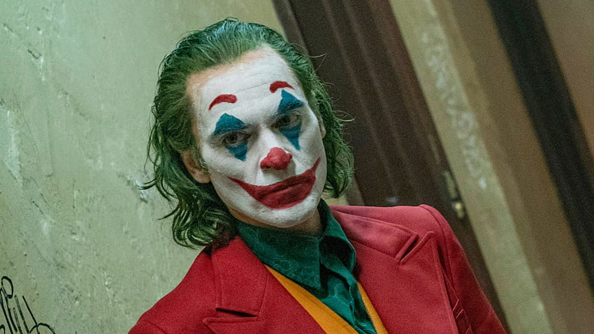 The Implausibility of Joaquin Phoenix's Unrealistic Joker HD wallpaper