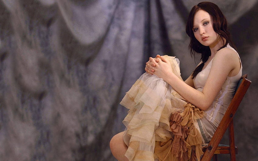 Emily Browning celebrity models baby doll bonito entertainment  people HD wallpaper  Peakpx