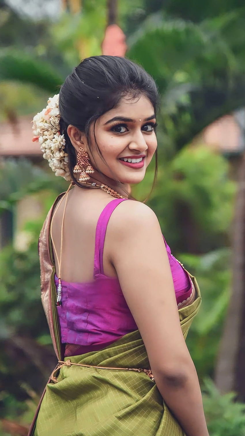 Sanjana anand, actrice kannada, beauté saree Fond d'écran de téléphone HD