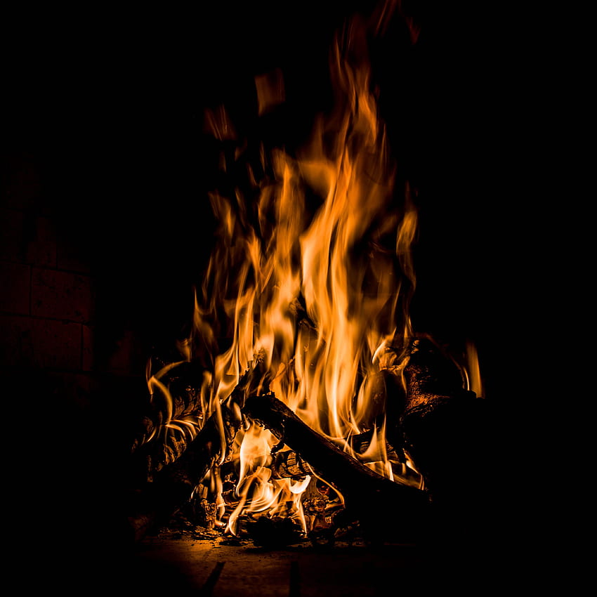 Ogień, ognisko, ciemność, płomień, drewno opałowe, spalanie Tapeta na telefon HD